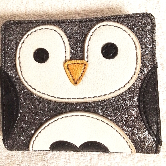 Adorable Owl Fossil Wallet! There's pockets for your dollar bills change & cards - Picture 1 of 6